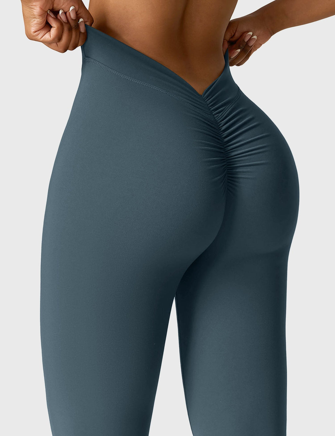 Heidi-Mode | Ausgestellte Leggings mit V-Ausschnitt